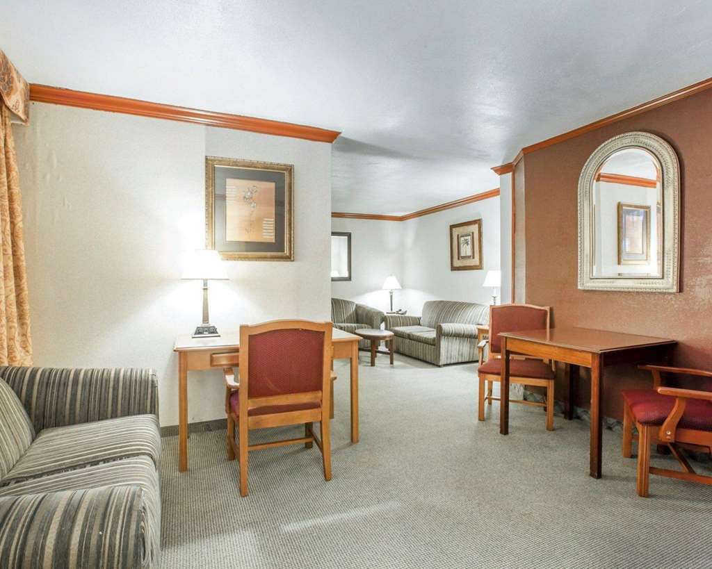 Clarion Inn Conference Center Modesto Eksteriør bilde