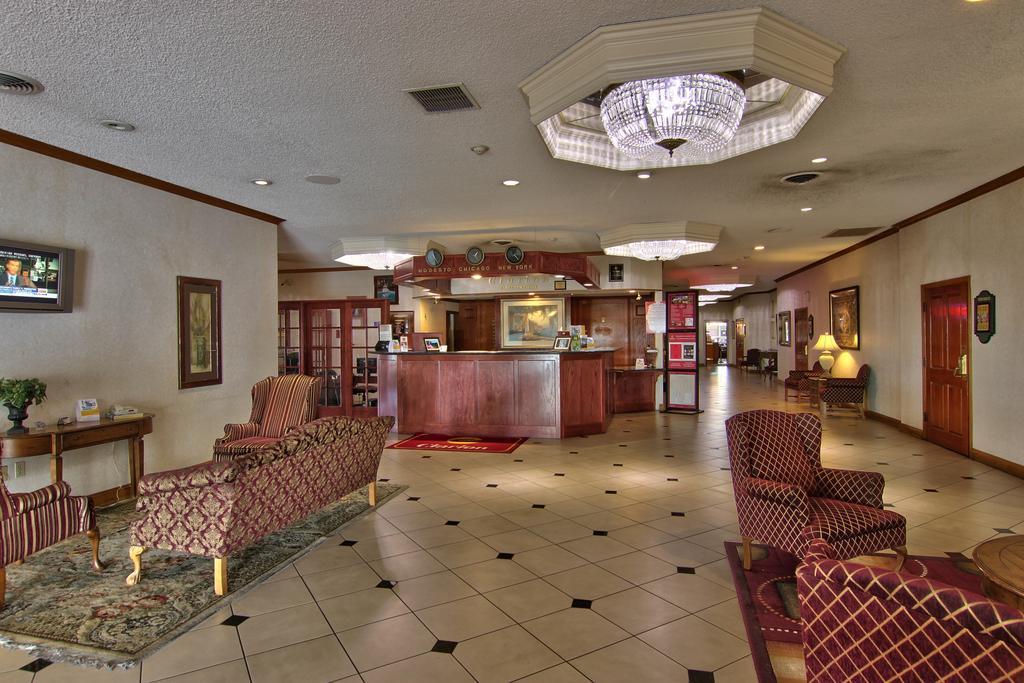 Clarion Inn Conference Center Modesto Eksteriør bilde
